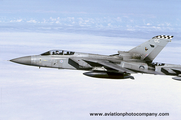 RAF 43 Squadron Panavia Tornado F.3 ZE207/GC (2004)