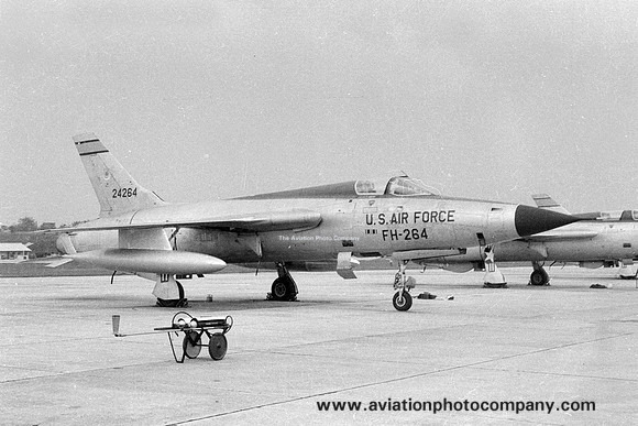 USAF 18 TFW Republic F-105D Thunderchief 62-4264 (1965)
