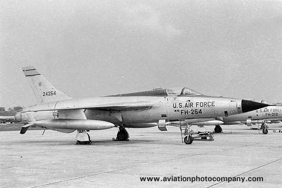USAF 18 TFW Republic F-105D Thunderchief 62-4254 (1965)