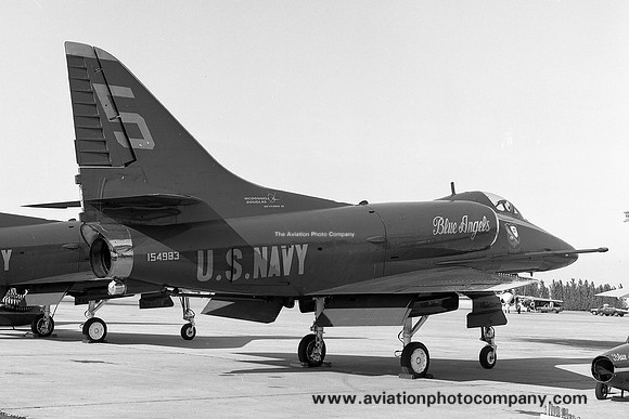 US Navy Blue Angels Douglas A-4F Skyhawk 154983/5 (1977)