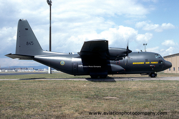 Swedish Air Force F7 Locheed Tp84 (C-130H) Hercules 84005/845 at Rhein Main (1993)