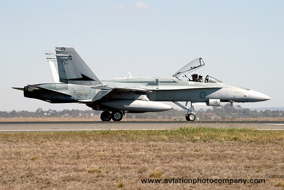 RAAF 77 Squadron McDonnell Douglas F/A-18A Hornet A21-19 (2007)