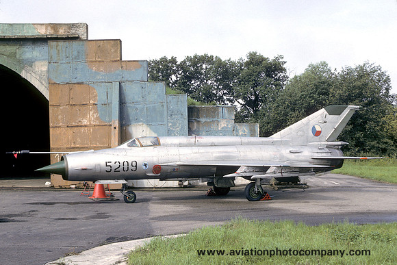 Czech Air Force 11 SLP Mikoyan MiG-21MF 5209 (1993)