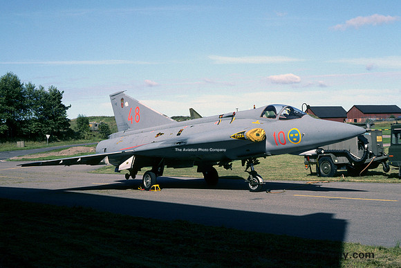 Swedish Air Force F10 SAAB Draken J-35F 35589/48 (1993)