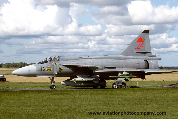 Swedish Air Force F16 SAAB Viggen JA-37 37424/24 (1993)