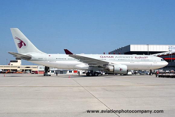 Qatar Airways/Qatar Amiri Flight Airbus A330-203 A7-HJJ at Geneva (2007)
