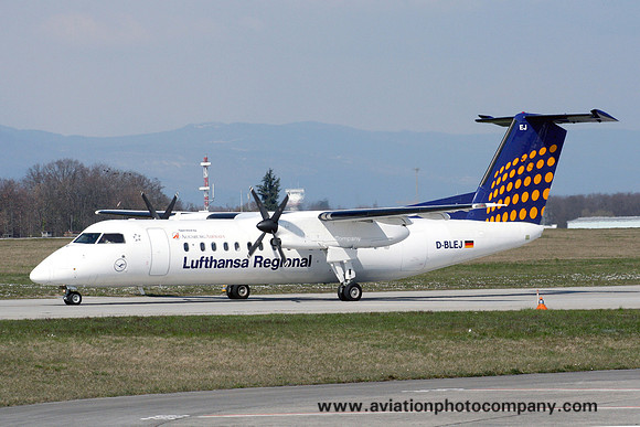Augsburg Airways/Lufthansa Regional DHC-8-314 D-BLEJ at Geneva (2007)