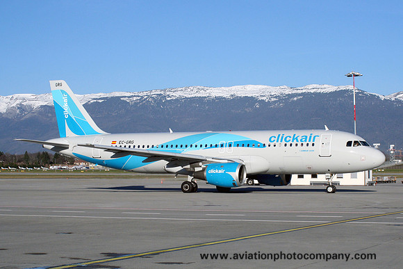 Clickair Airbus A320-211 EC-GRG at Geneva (2007)