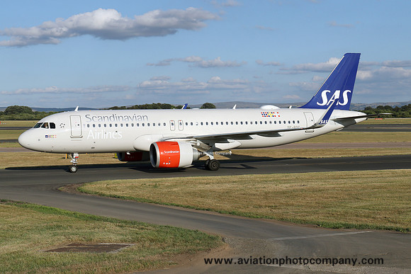 SAS Airbus A320NEO SE-ROC at Manchester (2018)