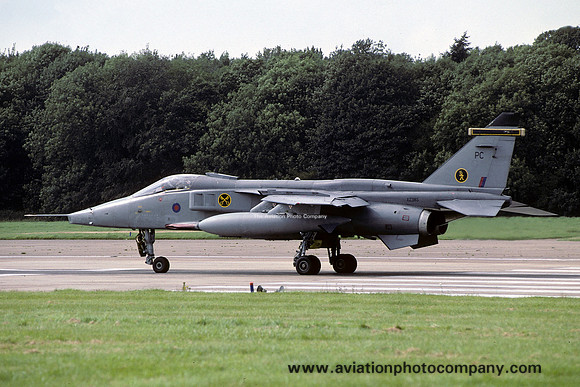 RAF 16 Squadron Sepecat Jaguar GR.3 XZ385/PC at RAF Coltishall (2004)