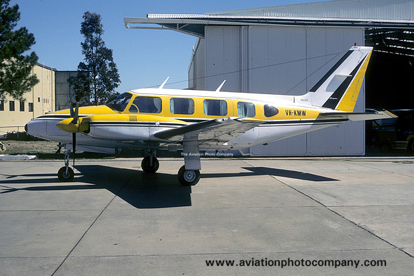 Piper PA-31-310 Navajo VH-KMW (1986)