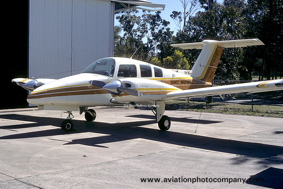 Bennett Industries Beech 76 Duchess VH-BCJ (1986)