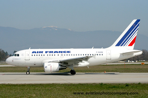 Air France Airbus A318-111 F-GUGQ at Geneva (2007)