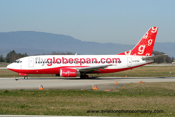 flyglobespan Boeing 737-31S G-OTDA at Geneva (2007)