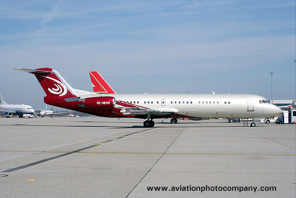 Fokker F-100 OE-IIB at Geneva (2007)