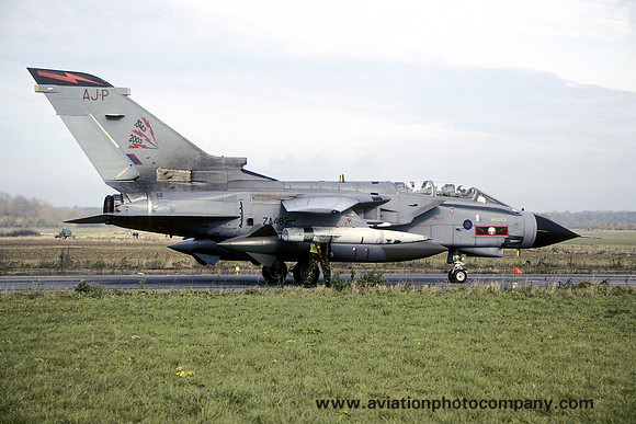 RAF 617 Squadron Panavia Tornado GR.4 ZA462/AJ-P (2004)