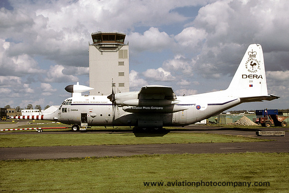 DERA Meteorological Research Flight Lockheed C-130K Hercules W.2 XV208 (2005)