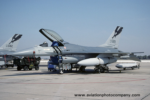 USAF California ANG 194 FIS General Dynamics F-16A Fighting Falcon 81-0689 (1991)