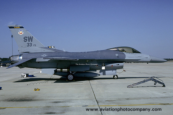 USAF 363 FW 33 FS General Dynamics F-16C Fighting Falcon 89-2132/SW (1993)
