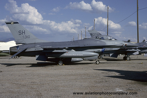 USAF AFRes 465 TFS General Dynamics F-16A Fighting Falcon 79-0310/SH at Davis Monthan (1994)