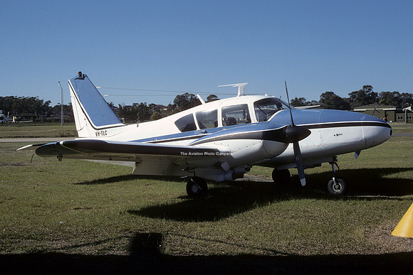 Piper PA-23-250 Aztec C VH-TLC (1986)