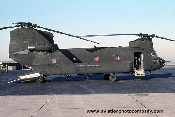 US Army 502nd Aviation Regiment Vertol CH-47D Chinook 87-0111 (1990)