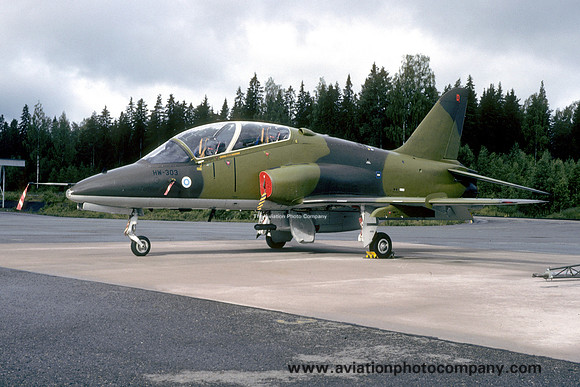 Finnish Air Force HavLv 21 Hawker Siddeley Hawk T.51 HW-303 (1993)