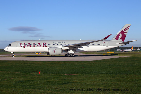 Qatar Airways Airbus A350-941 A7-ALL at Manchester (2018)