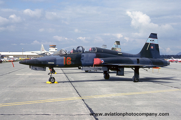 Canadian Air Force 419 Squadron Canadair CL-219 (CF-116D) CF-5D 116816 (1982)