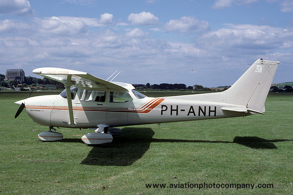 Reims/Cessna F172P Skyhawk PH-ANH at Shoreham (1987)