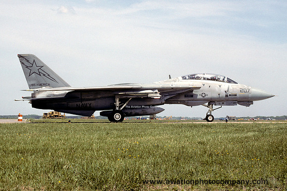 US Navy VF-33 Grumman F-14A Tomcat 160406/AB-207 (1991)