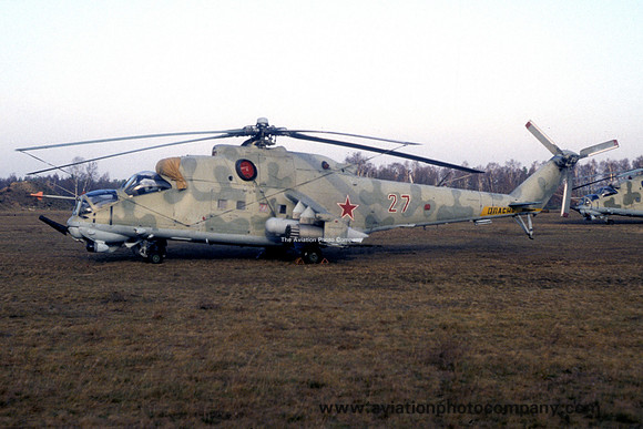 Russian Air Force 172 HR Mil Mi-24V Hind 27 (1992)