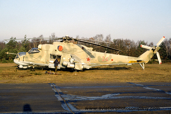 Russian Air Force 172 HR Mil Mi-24V Hind 34 (1992)