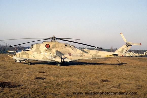 Russian Air Force 172 HR Mil Mi-24V Hind 23 (1992)