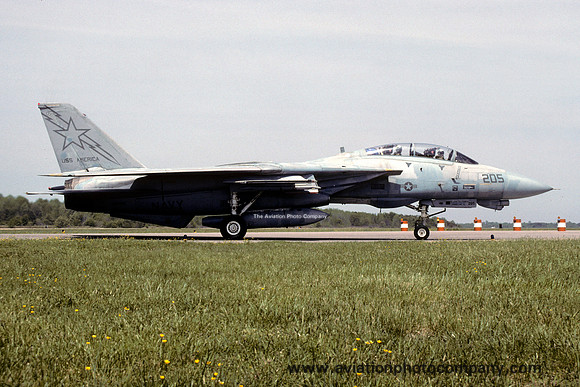 US Navy VF-33 Grumman F-14A Tomcat 159450/AB-205 (1991)