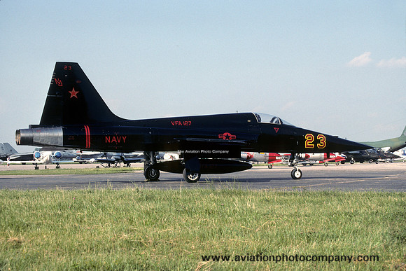 US Navy VFA-127 Northrop F-5E Tiger 160792/NJ-23 at the London International Air Show (1991)