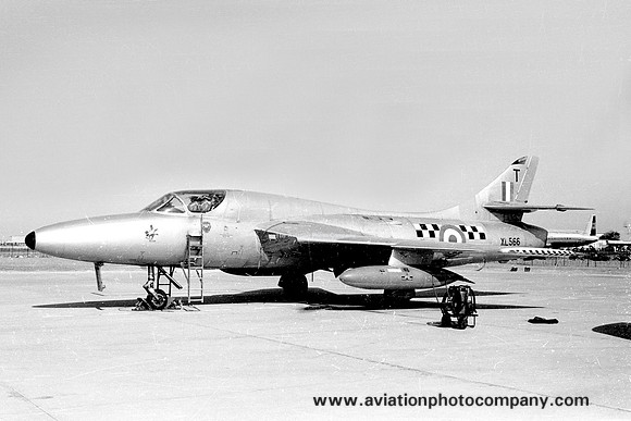 RAF 43 Squadron Hawker Hunter T.7 XL566/T