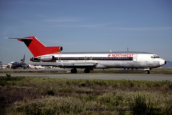Northwest Airlines Boeing 727-251 N203US (1987)