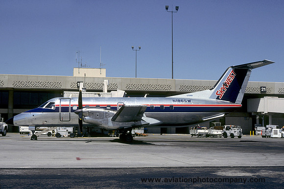 Skywest Airlines Embraer Brasilia N186SW (1987)