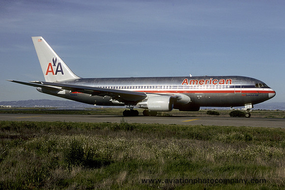 American Airlines Boeing 767-223 N306AA (1987)