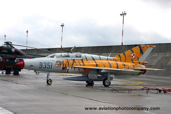 Polish Air Force Mikoyan MiG-21UM 9351 (2007)