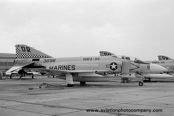 US Marines VMFA-312 McDonnell F-4J Phantom 153898/DR-9