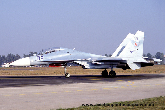 Russian Air Force Sukhoi Su-27UB Flanker 09 (1994)