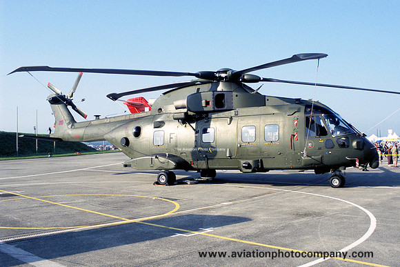RAF 28 Squadron Westland Merlin HC.3 ZJ122/F (2005)