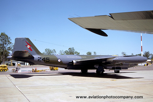 RAAF 2 Squadron English Electric Canberra B.20 A84-245 (1980)