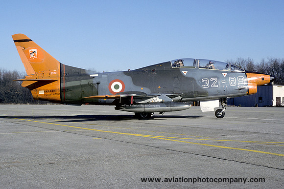 Italian Air Force 32 Stormo FIAT G-91T MM6439/32-89 (1994)