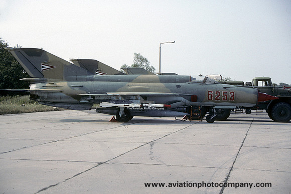Hungarian Air Force Mikoyan MiG-21bis 6253 (1992)