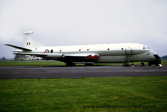 RAF 42 Squadron Hawker Siddeley Nimrod MR.1 XV253 (1971)