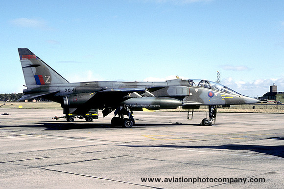 RAF 226 OCU Sepecat Jaguar T.2 XX141/Z (1994)