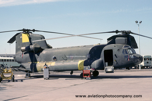 US Army California ArNG Vertol CH-47C Chinook 68-16026 (1989)